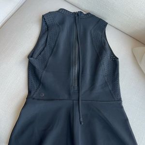 Lululemon Black Top (Size 4)